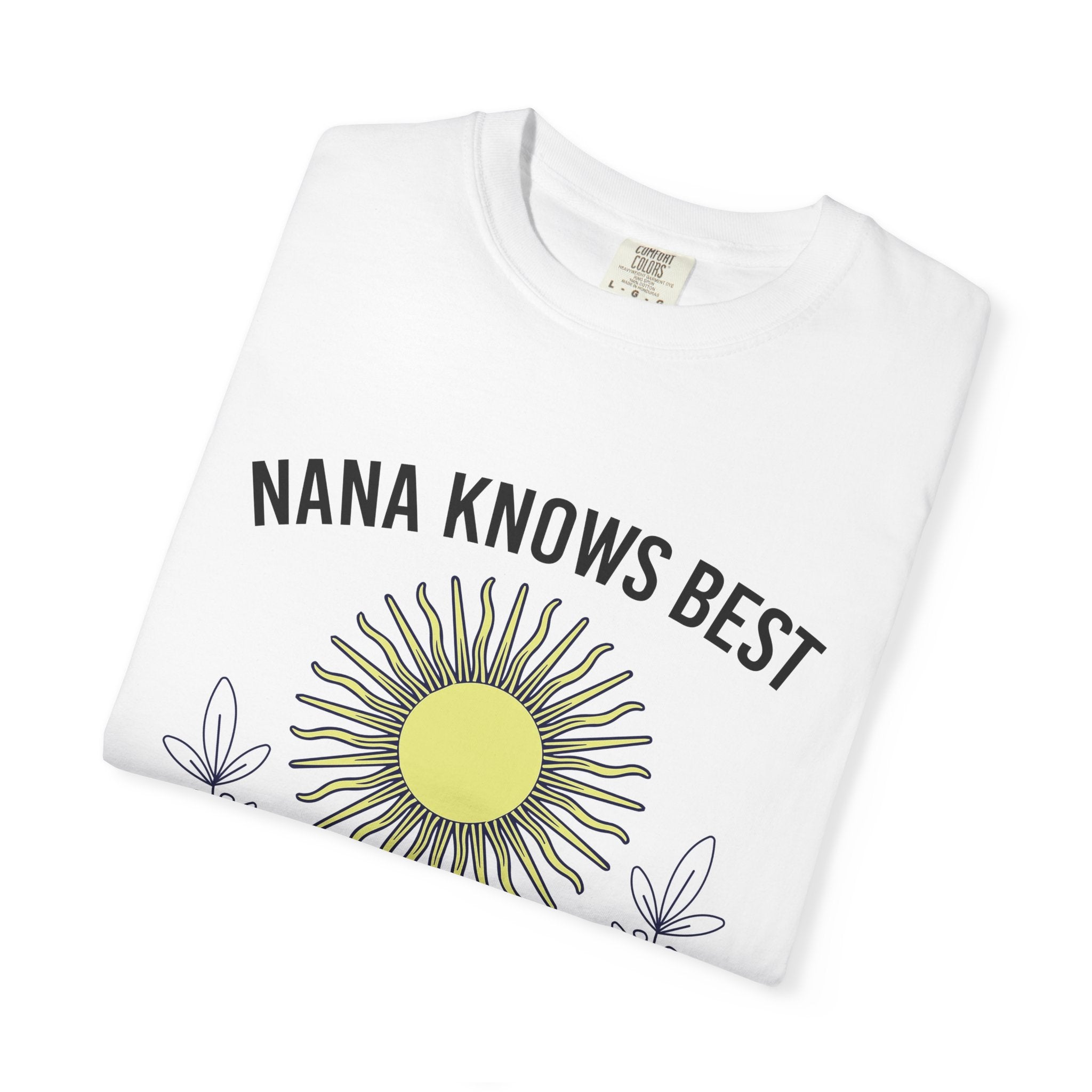 "Nana Knows Best" Sun Graphic T-Shirt
